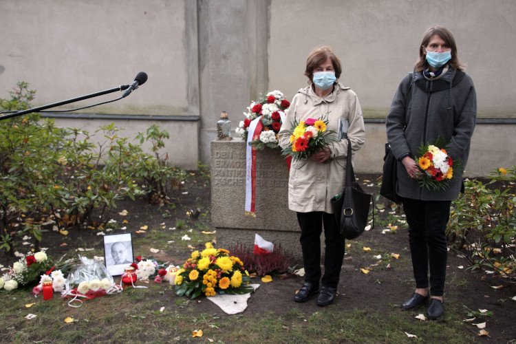 Erdaustausch auf dem Grabfeld Altglienicke am 9.11.2020